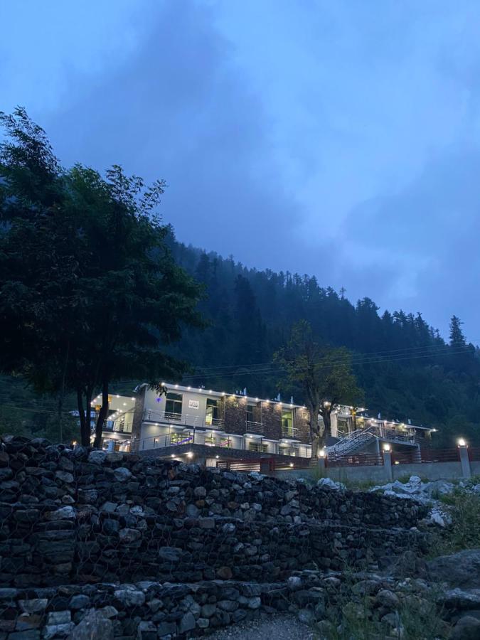 River Garden Hotel And Resort 纳兰恩 外观 照片