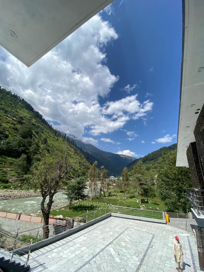 River Garden Hotel And Resort 纳兰恩 外观 照片
