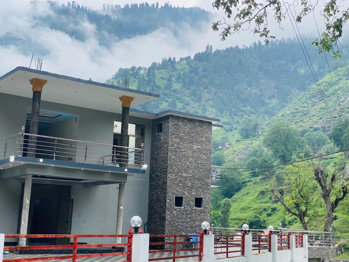 River Garden Hotel And Resort 纳兰恩 外观 照片