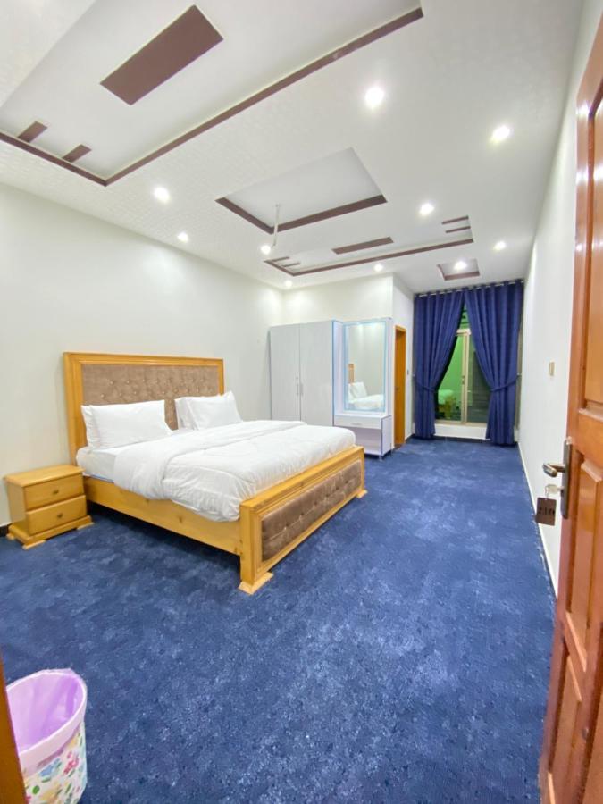 River Garden Hotel And Resort 纳兰恩 外观 照片
